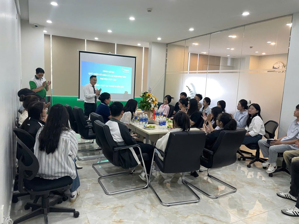 z6402374261654_77e17d10c5e5f4e2a76f25f8c773537c